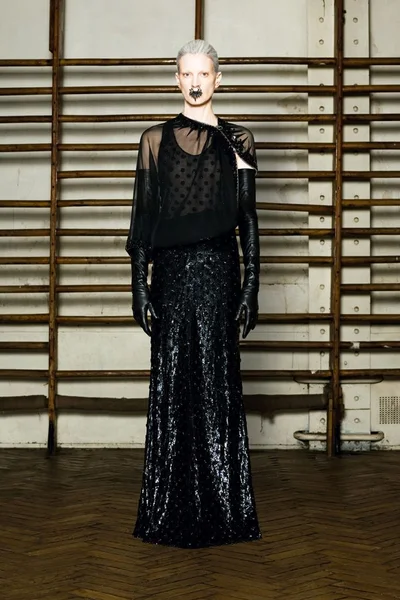 Look 19